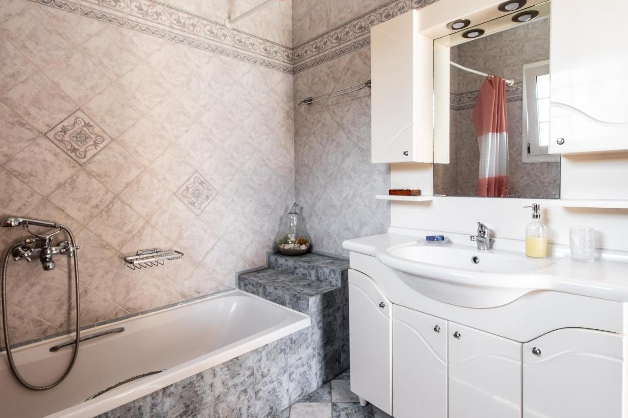 Mansion Argyrakiko - 3 Bedroom House In Kampos Willa